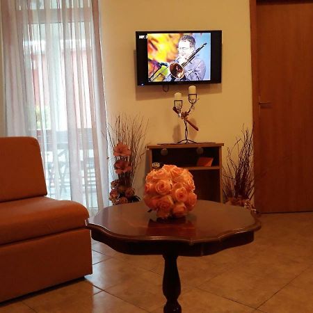 Family Apartments Suzi Ровинь Экстерьер фото